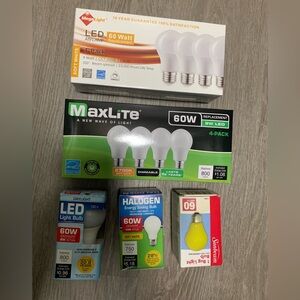Assorted Of Lamps And One Desk Lamp For Only One Price. Everything Is New In Box